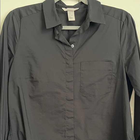 H&M Solid Black Button Down Shirt Hidden Button, Size 10 - Picture 3 of 9